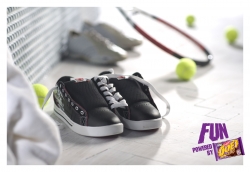 Joe: shoe laces, caniche